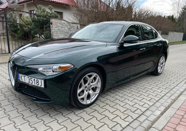 szubin Alfa Romeo Giulia cena 109999 przebieg: 41000, rok produkcji 2020 z Szubin